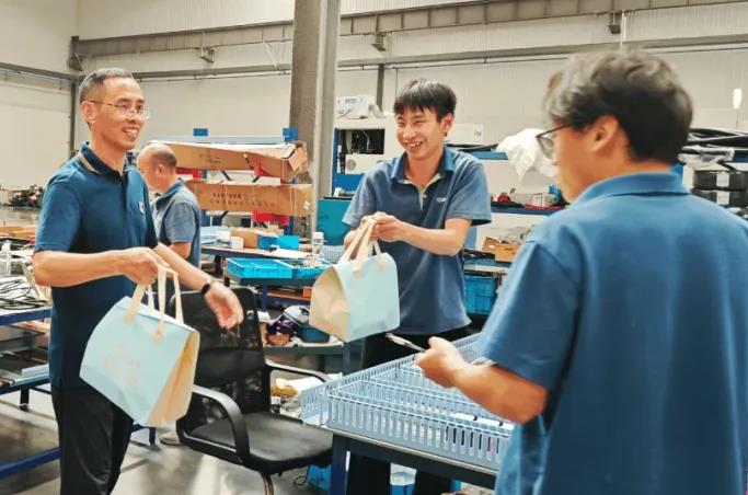 送清涼，傳真情 | 致敬高溫下的堅守！